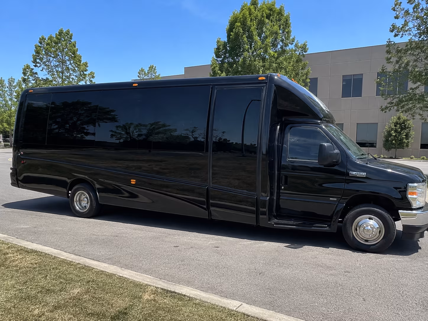 Parma Winery Tour & Pub Crawl Transportation