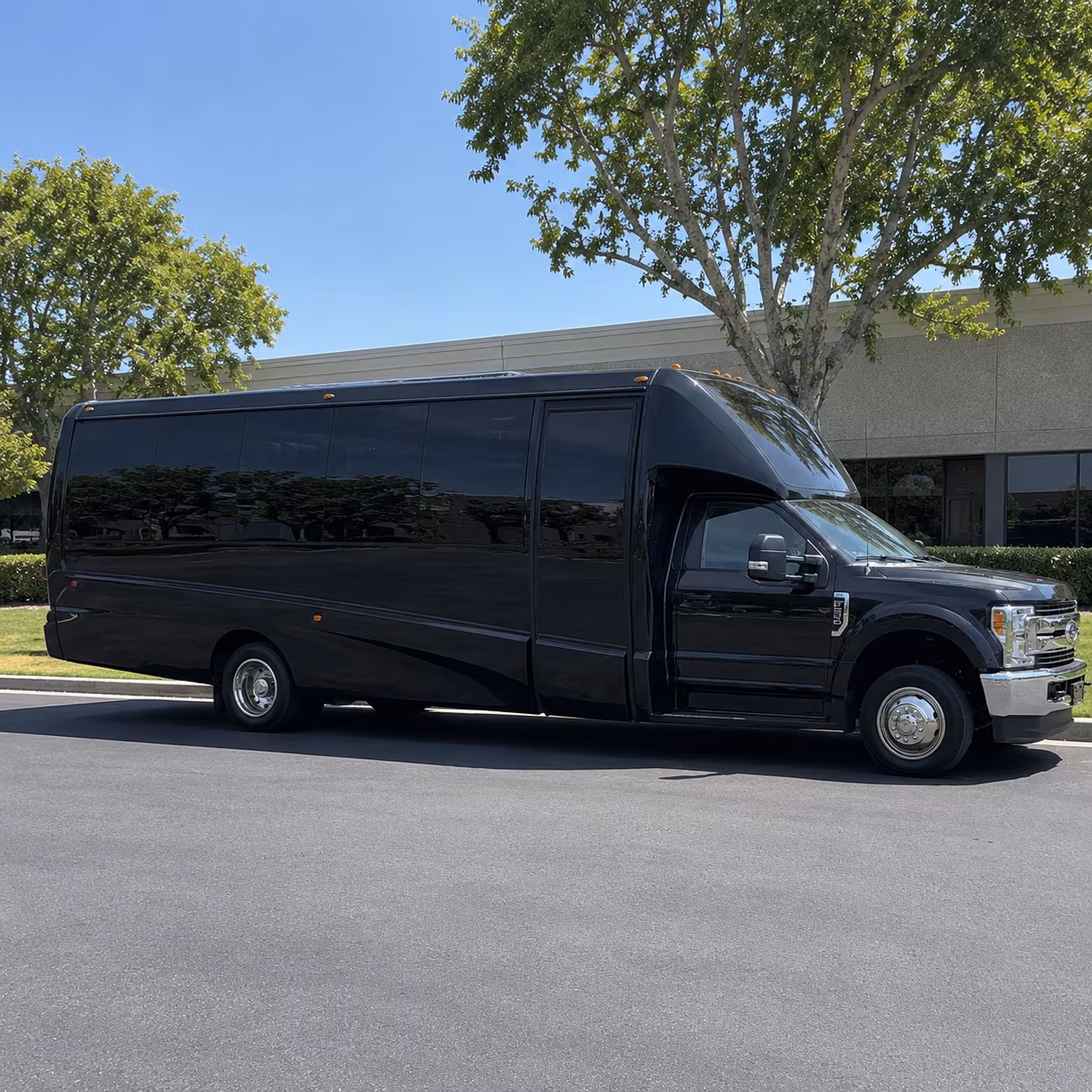 Pittsburgh Birthday, Sweet 16, & Quinceañera Transportation party bus exterior
