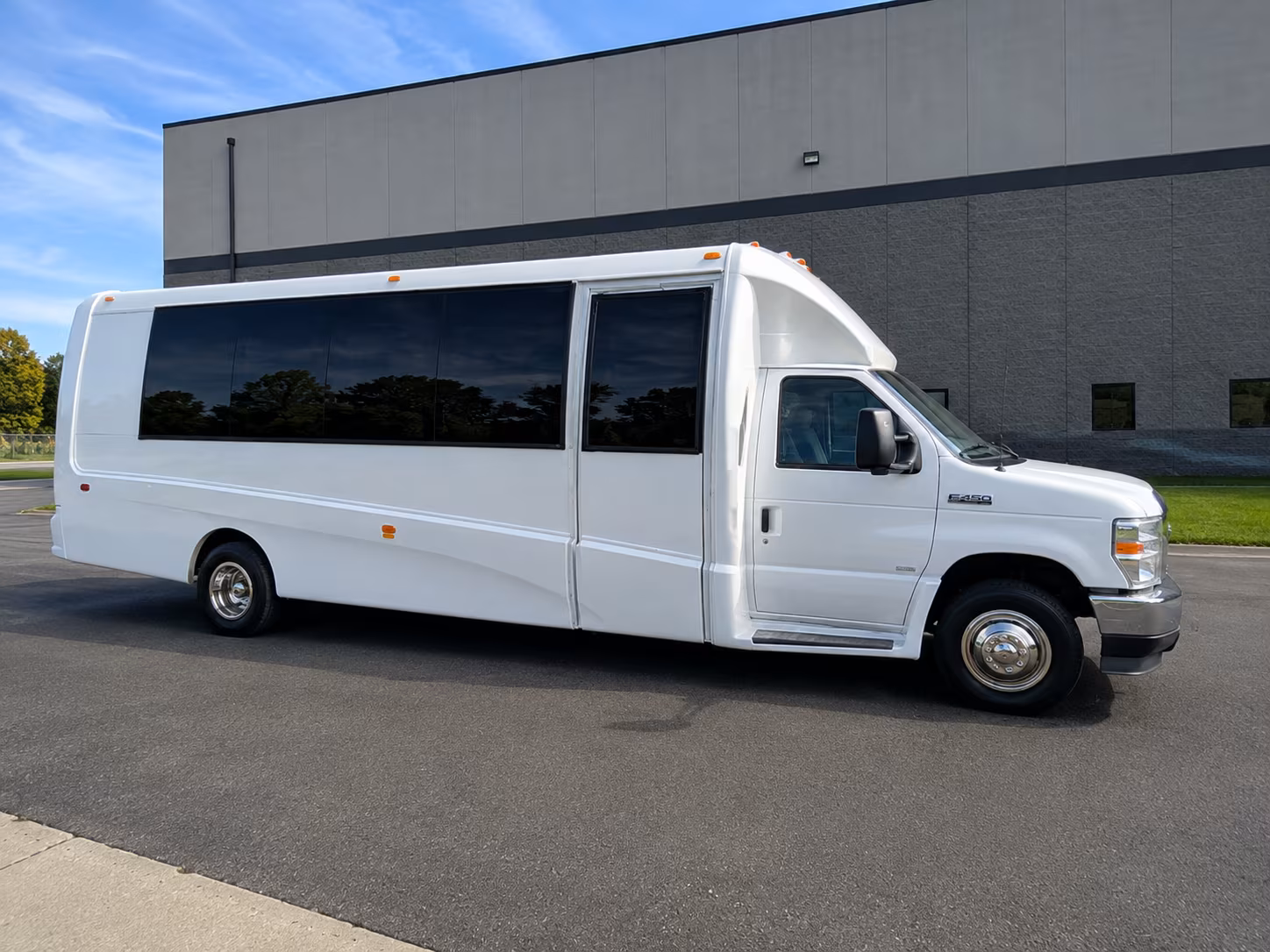 Pittsburgh Corporate Transportation party bus exterior
