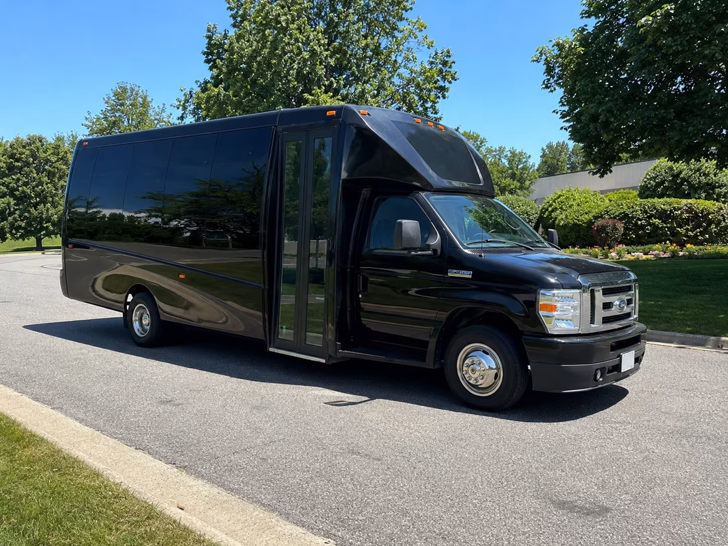 Pittsburgh Winery Tour & Pub Crawl Transportation party bus exterior